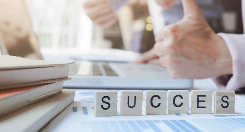 Jouw re-integratieverslag: succesvol of financieel drama? Neem de stappen die je geacht wordt te nemen serieus. Volg de richtlijnen en leg alles zo goed mogelijk vast. Want een gedegen verslaglegging en betrokken casemanager kan verschil zijn tussen een succesvol re-integratieverslag of een financieel drama.